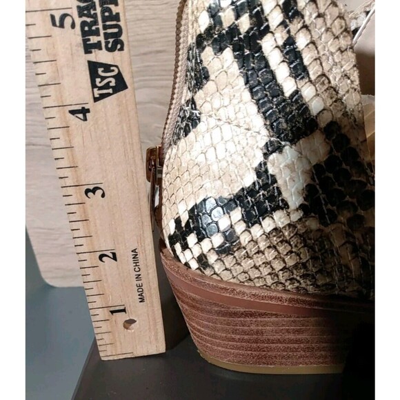 vince camuto Women Abrinna Shortbread Desert Python Zip Bootie Size‎ 7M - Picture 3 of 8
